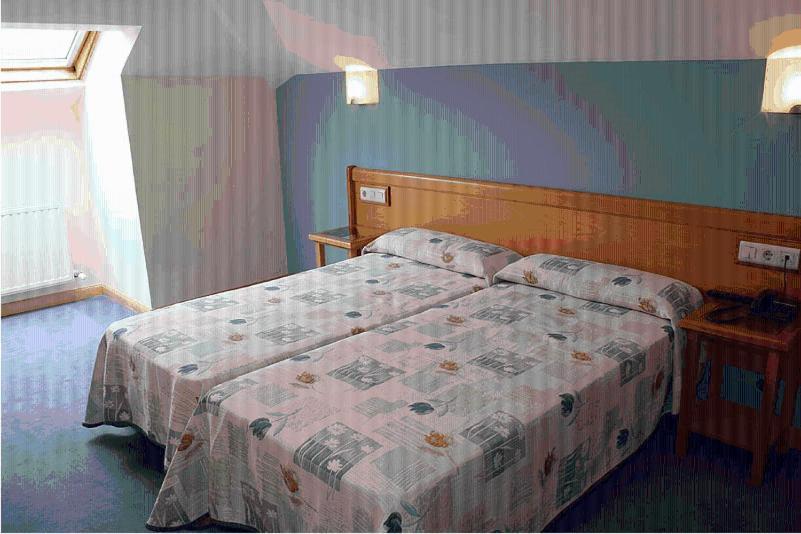 Hotel La Guindal Arriondas Pokój zdjęcie