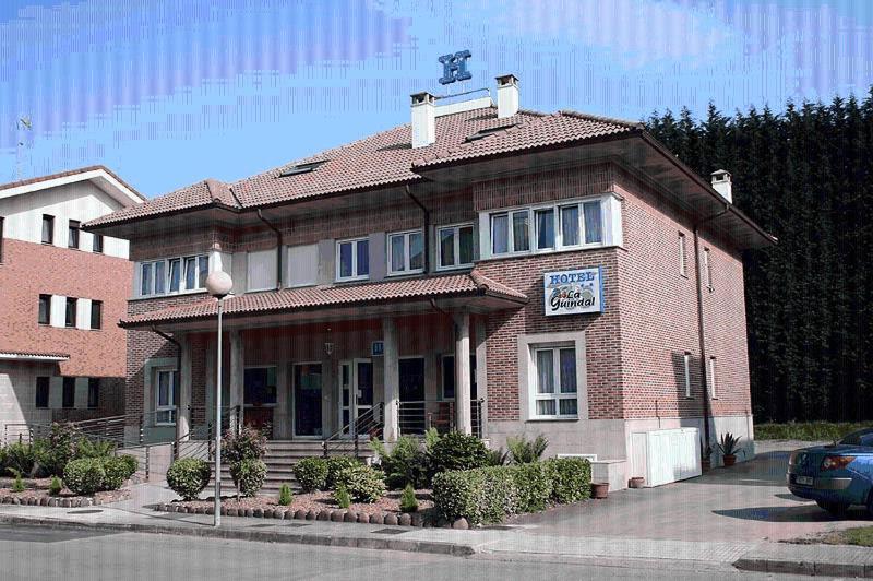 Hotel La Guindal Arriondas Zewnętrze zdjęcie